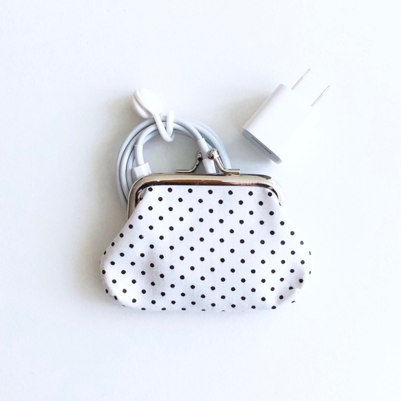 🎉SALE! NWT! Mini Wallet For Mask/Face Covering - Picture 2 of 3